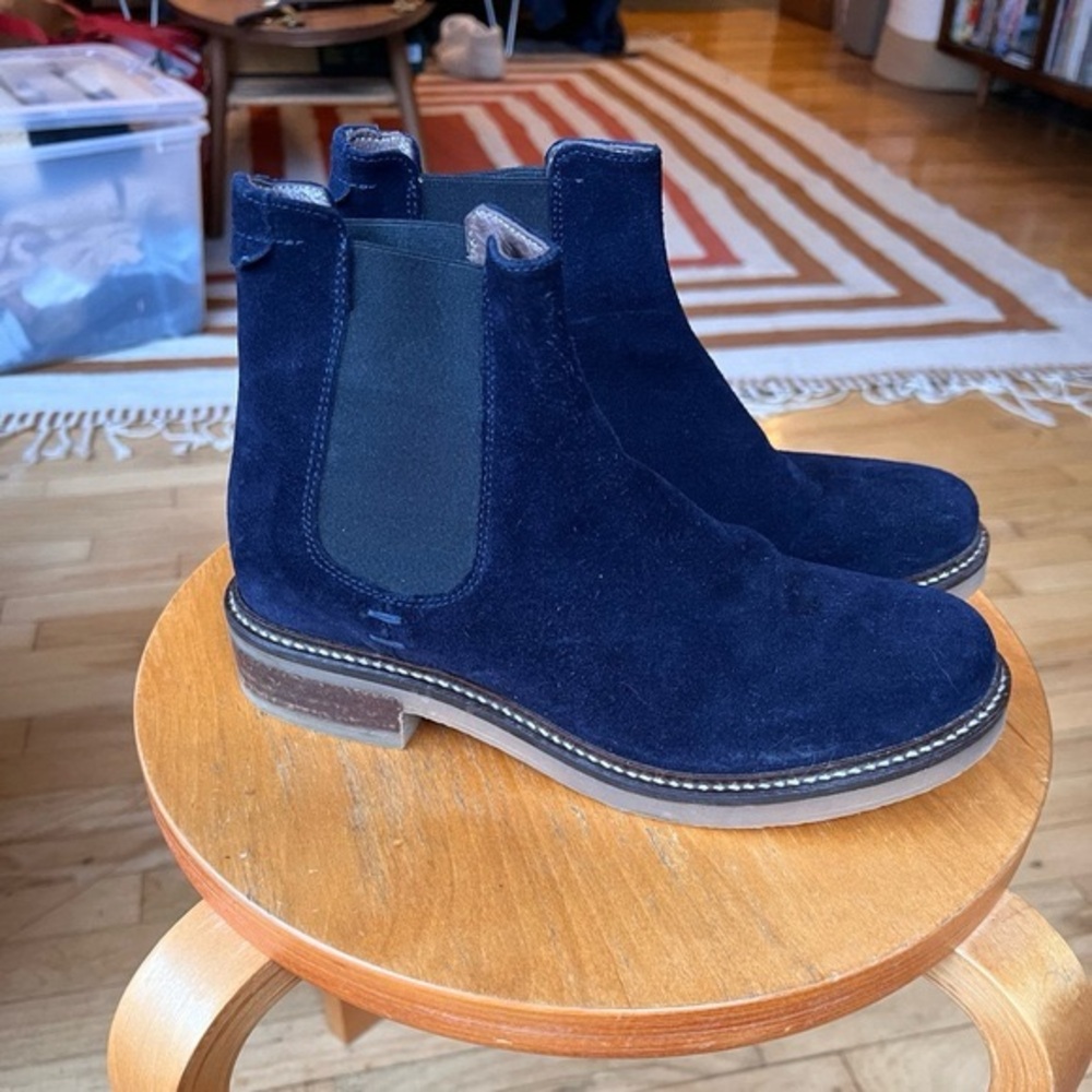 Barneys New York Blue Suede Chelsea Boots – Women’s 8